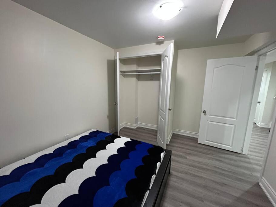 2 Bedroom Private Apartment With Private Entrance Brampton Eksteriør bilde